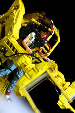 A model of Ellen Ripley from the 'Aliens' film franchise in a Weyland Yutani power loader. The model is made by NECA.
